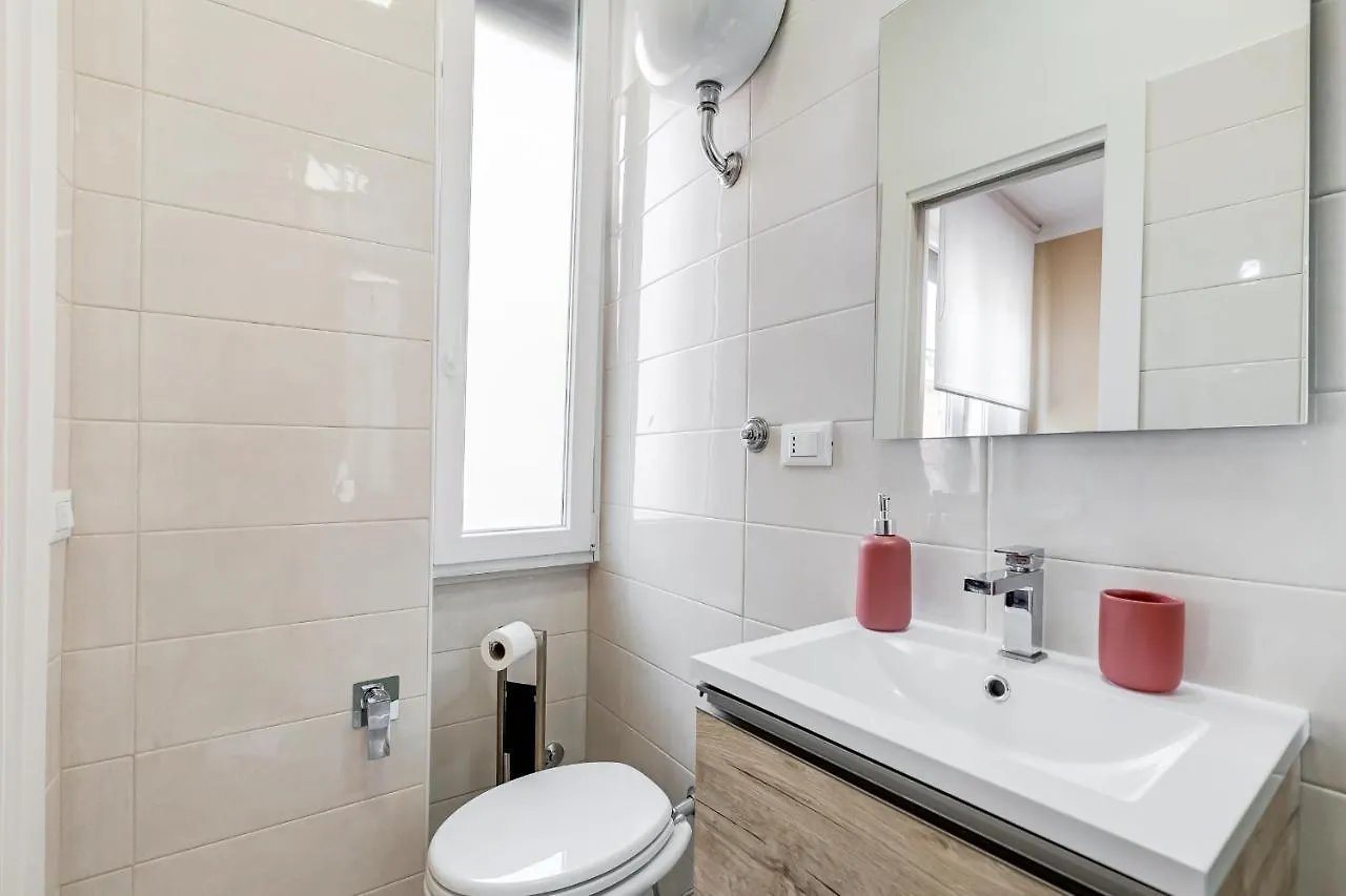Lovely Apartment In Prati Near Vatican Rome Italy